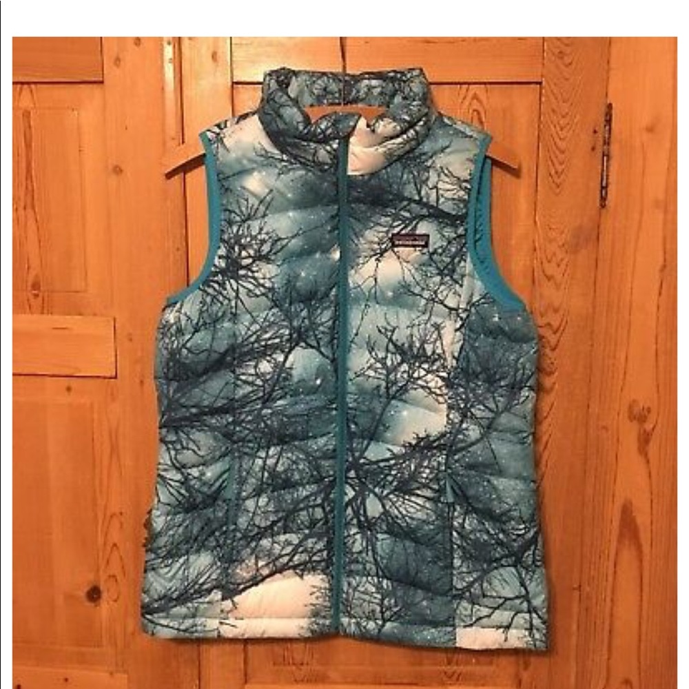 NWT girls Patagonia down vest
